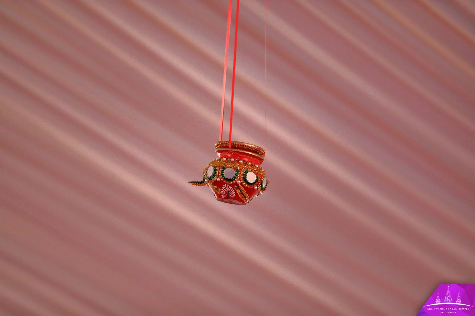 ©1987-2017 SKS Swaminarayan Temple East London